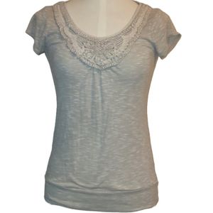 Studio Y Short Sleeve Top Size Small Scoop Neck Marled Body Crochet Neck